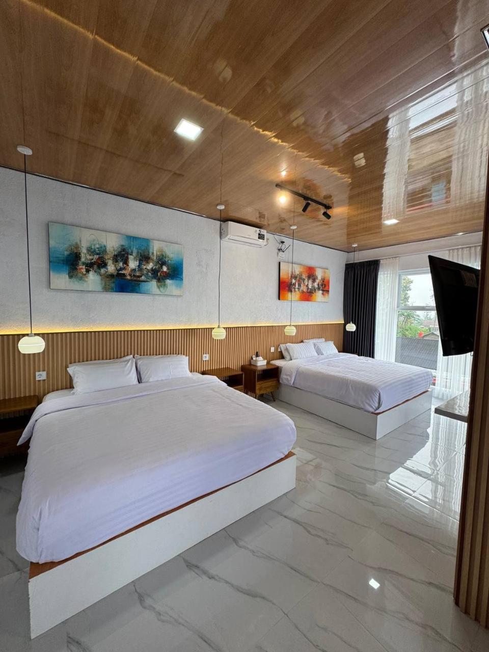 Karanganyar  Sunset Lawu Kemuning, Villa, Full House 3 Bed, Free Bbq, Free Float Light Breakfast מראה חיצוני תמונה